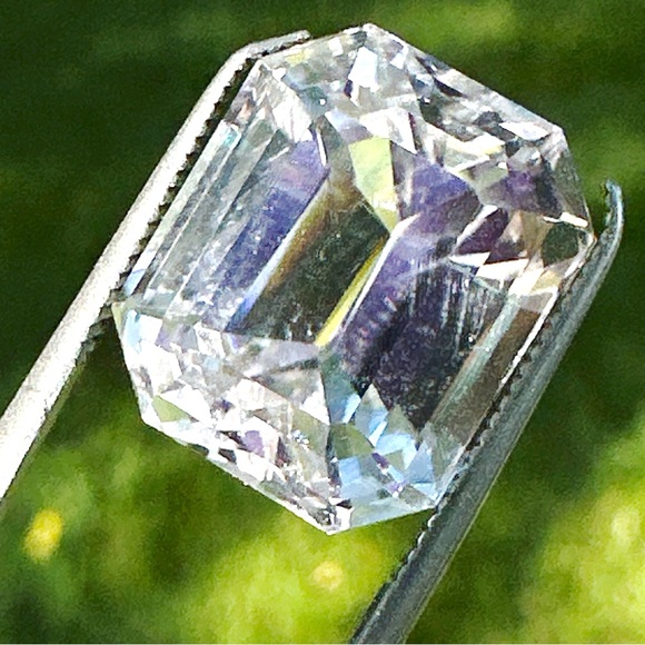 10.45 Carats Natural Spodumene Gemstone - Picture 17 of 17